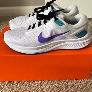 Nike air zoom woman’s size 8.5 structure 24